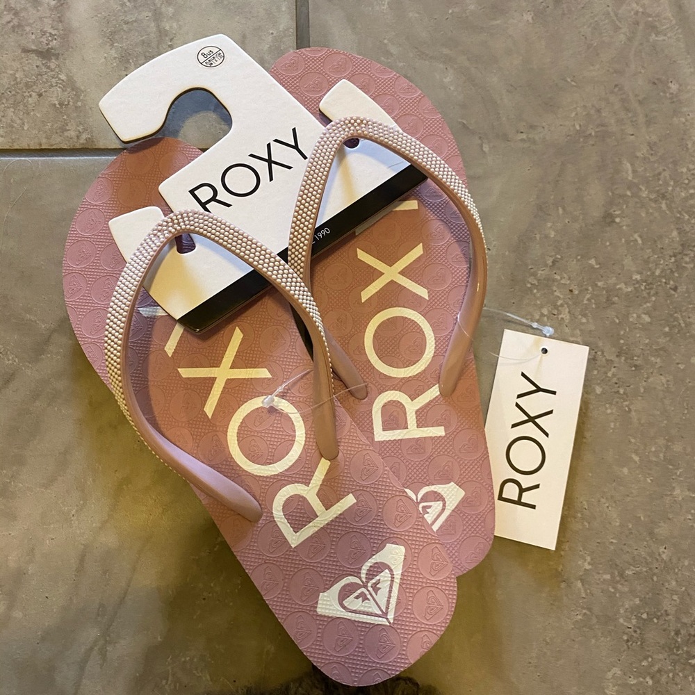 Roxy flip flops
